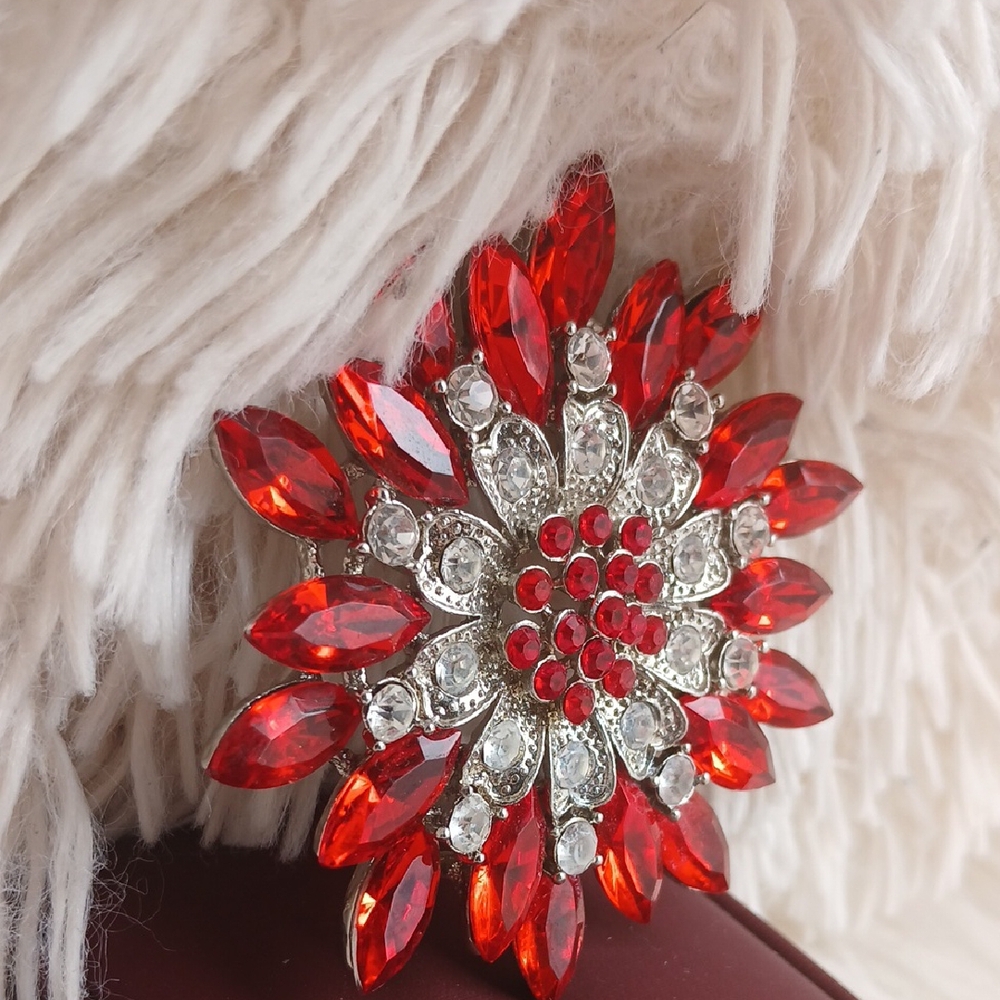 Vibrant Red and Silver Layered Brooch - Picture 2 of 4